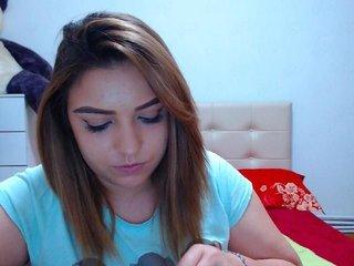 adellineee bongacams