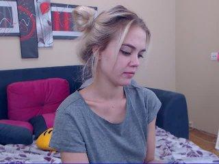 AdrianaJessie bongacams