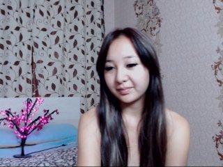 aki-lilly bongacams