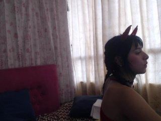 alice-queen18 bongacams