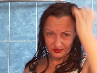 BustyAdellex1 bongacams