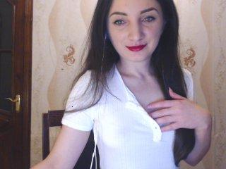 Camillla13 bongacams