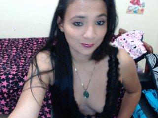 CAPERUXITAXXX bongacams