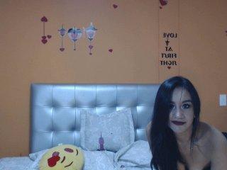 carolinajones bongacams