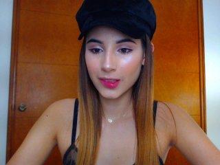 carolinamira bongacams