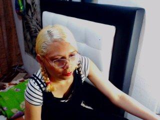 celinahoney20 bongacams