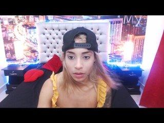 HilarySexxx bongacams