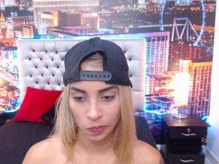 HilarySexxx bongacams