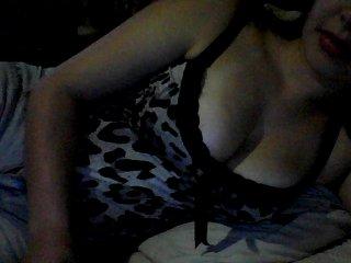 HoneyLips222 bongacams