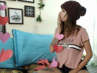 Jellicent18 bongacams