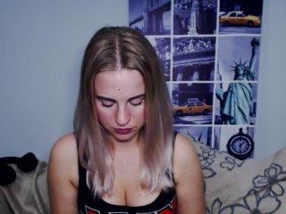 KarinaLIVE bongacams