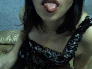 littleTosya bongacams