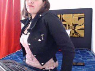 lunitahot87 bongacams