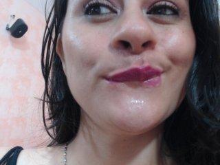 Melany-Squirt bongacams