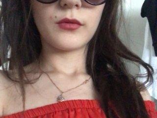 Milkgirl175 bongacams