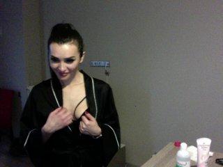 Monica-777 bongacams