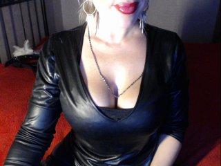 Monicakiss bongacams