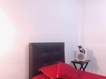 nahomi_brow chaturbate