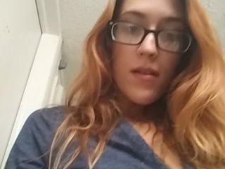 Renee424 bongacams