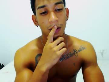 zguyhotxxx chaturbate